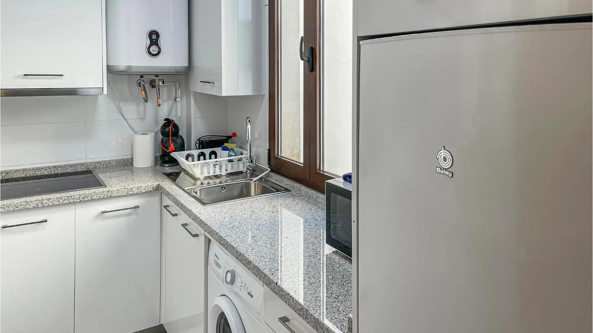 Nice Apartment In Estepona With Wifi