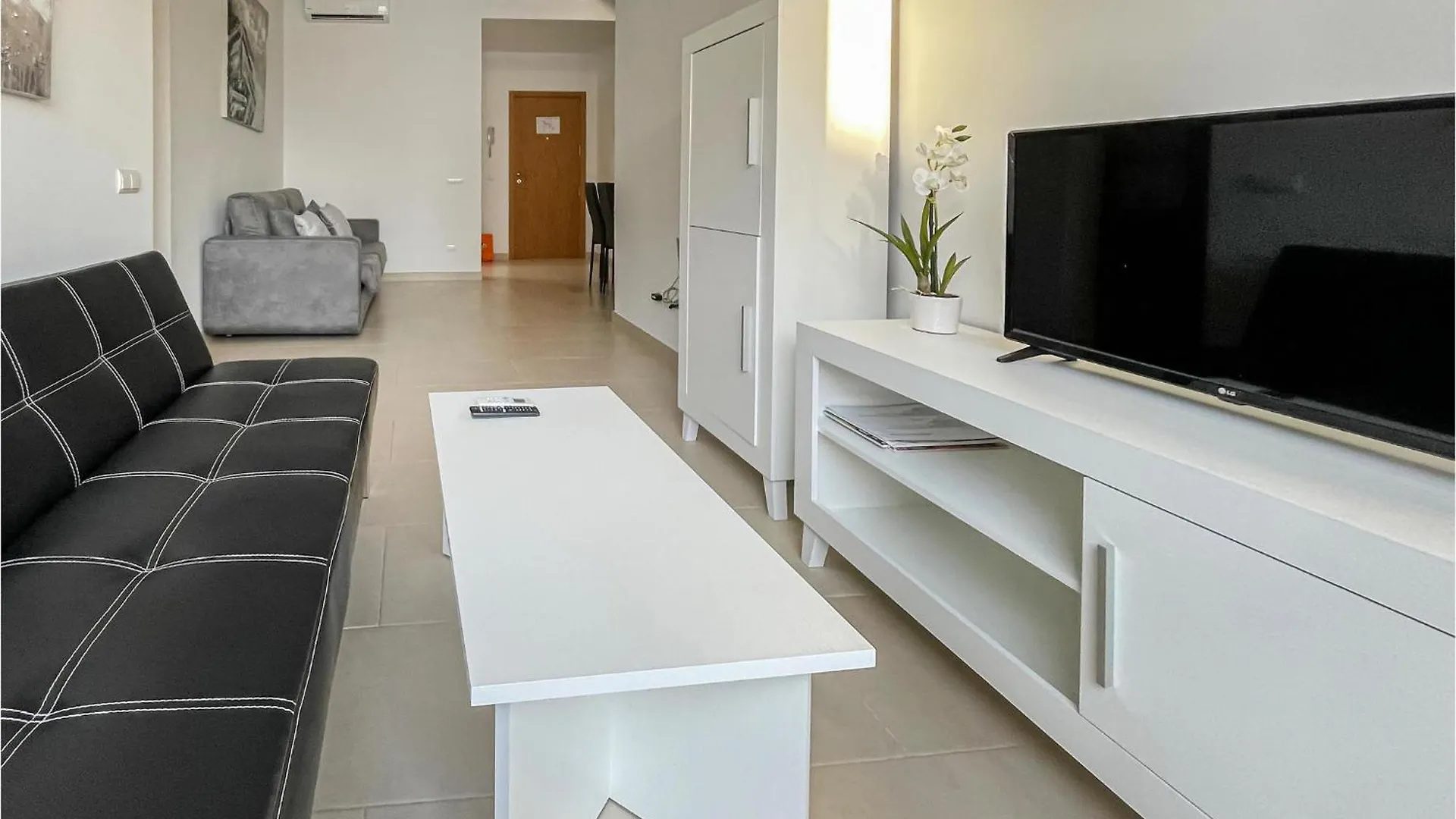 Nice Apartment In Estepona With Wifi 0*,